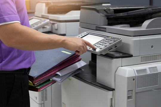 Read more about the article <strong>How Do I Clear A Paper Jam In My Copier?</strong>